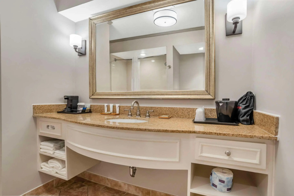 Country Inn & Suites by Radisson, Metairie New Orleans , LA