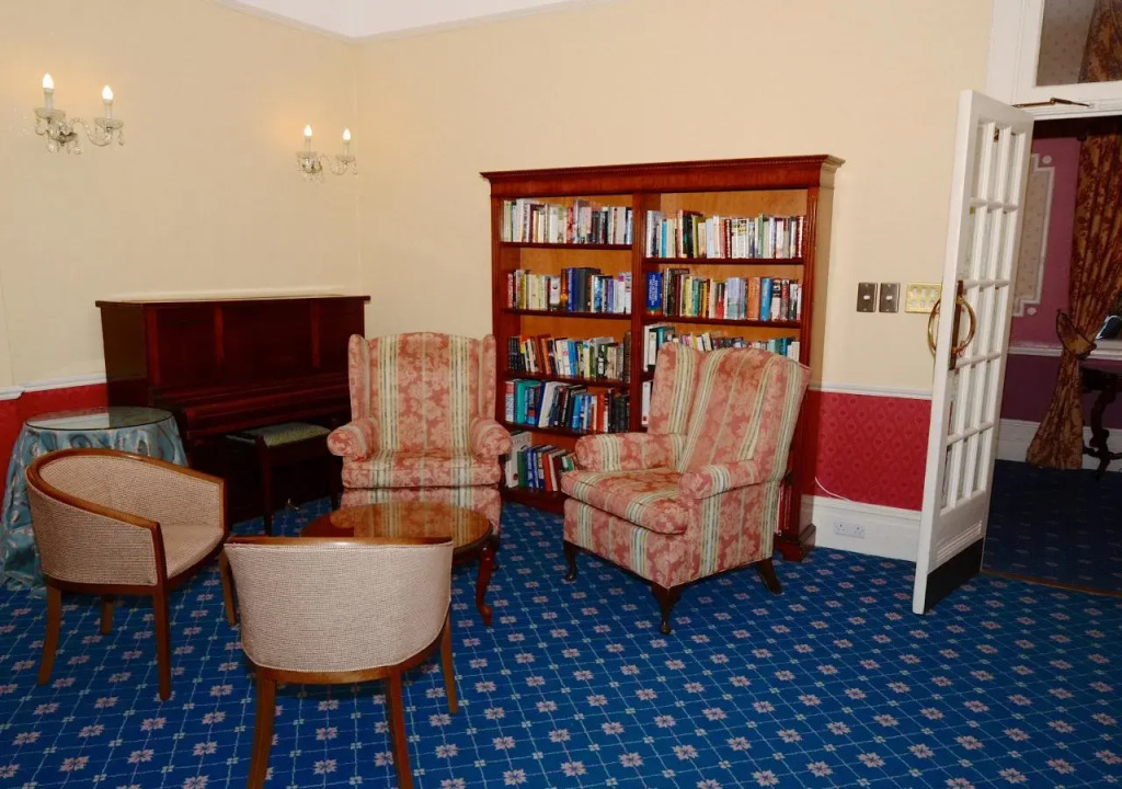 Whitehall Hotel