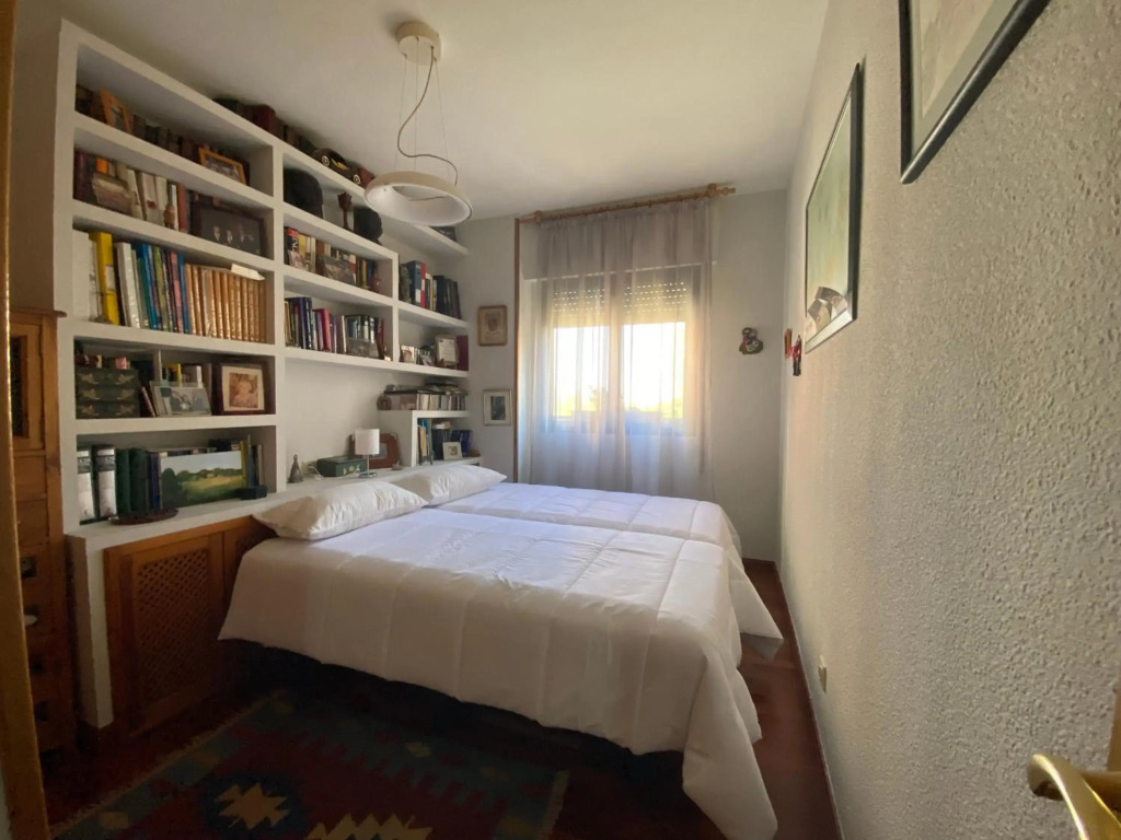 acogedor piso con parking santa justa