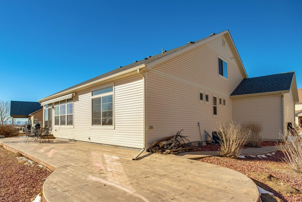 GVR Golf Retreat w/ Views! 9 Mi to Denver Airport