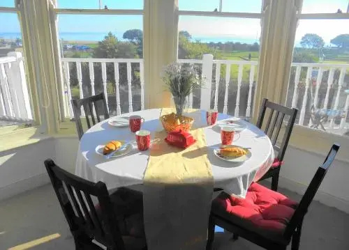 Seabreeze Apartment