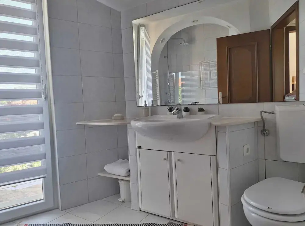 Sea View Apartment Povljana
