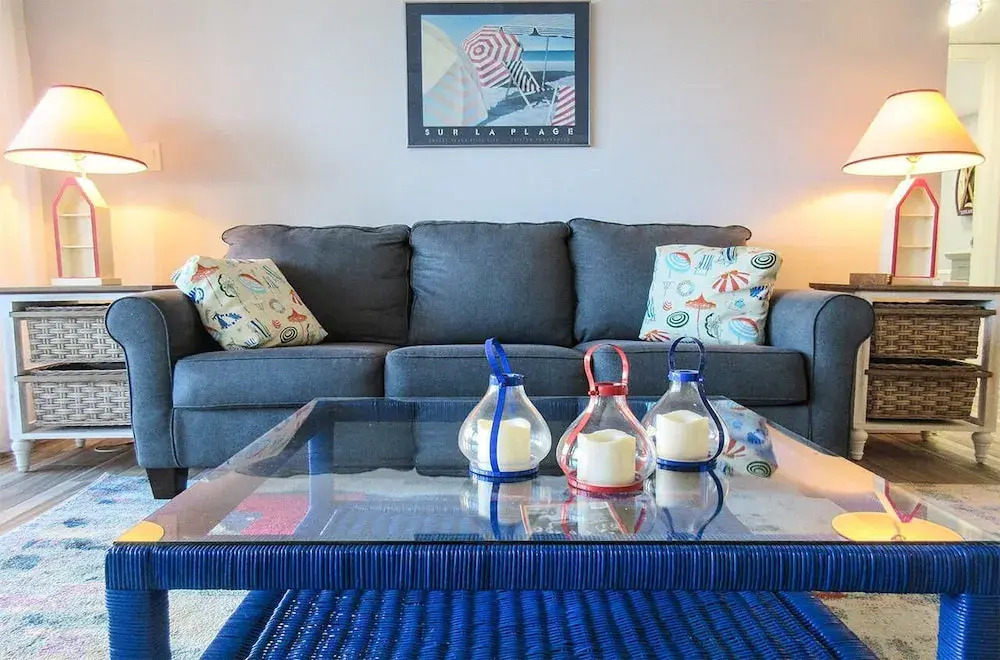 Creciente 213N - 2 Br Condo