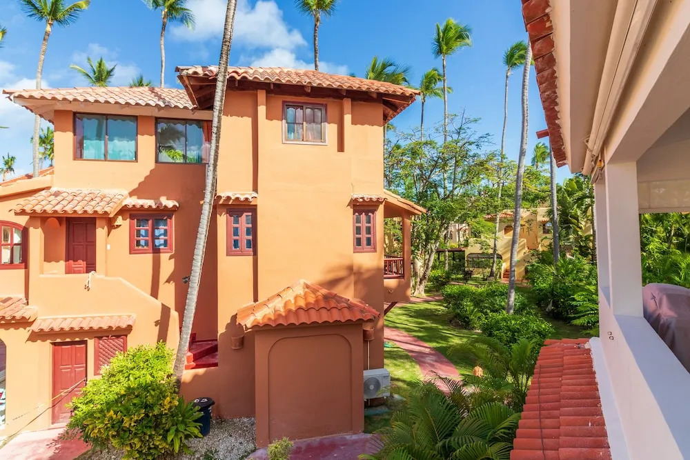 Cozy 3-Bedroom Apartment with Pool Access near Bavaro Beach