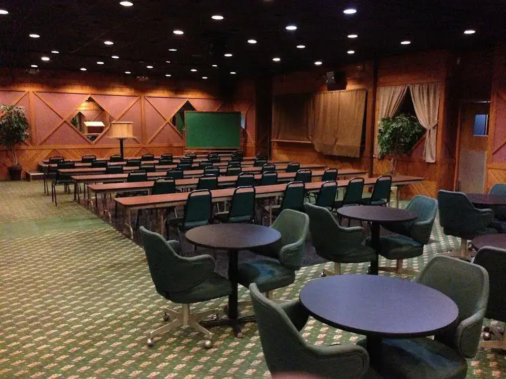 California Palms Hotel & Suites