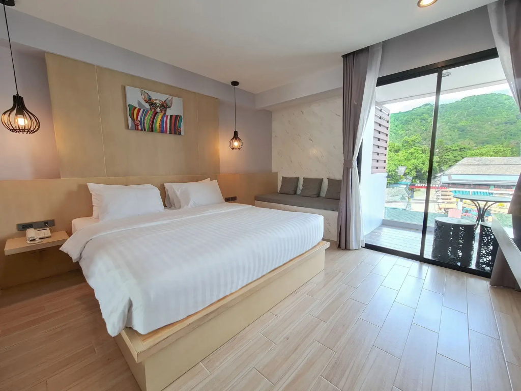 OneLoft Hotel
