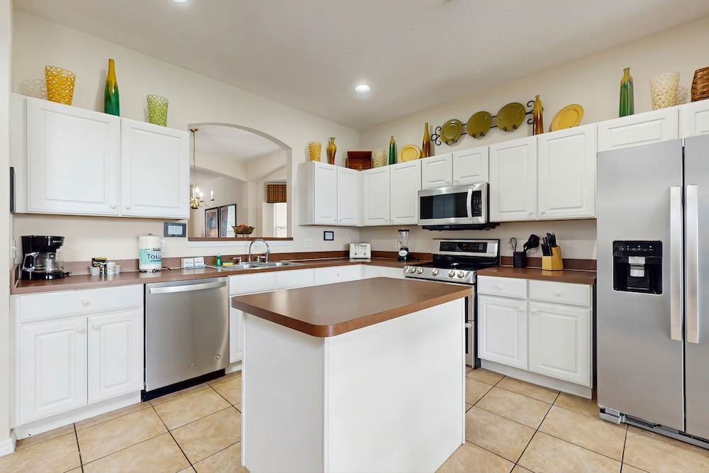 Spacious 6BR Resort Home With Private Pool, Game Room & Near Disney Parks