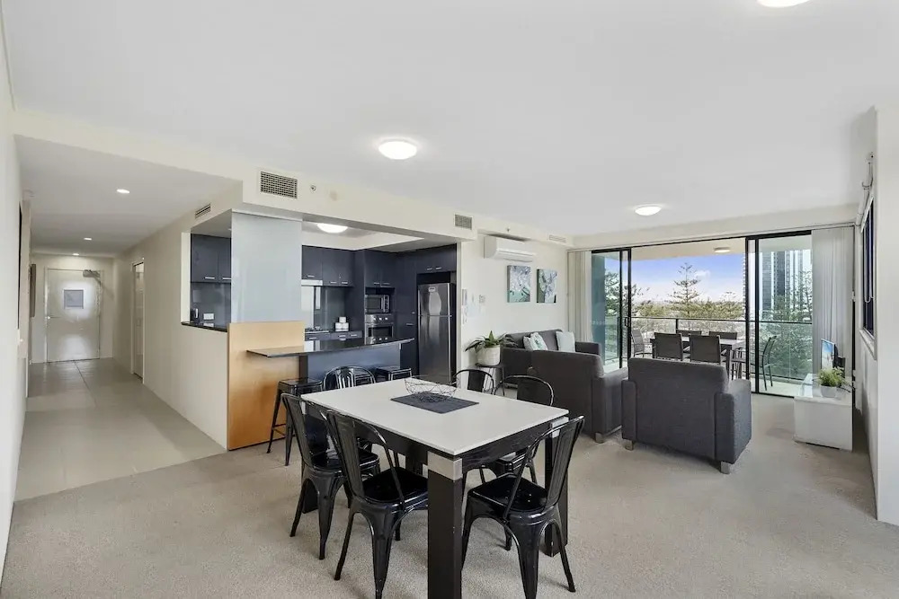Broadbeach on the Park - We Accommodate