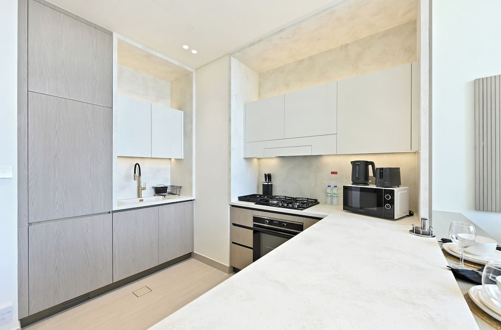 Bloomfields Iconic 1BR Binghatti Phanto