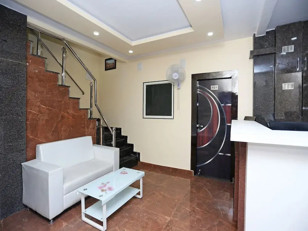 OYO 15530 Hotel G S Residency