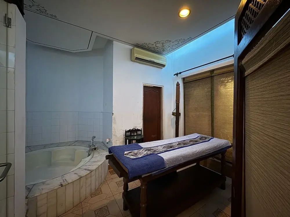 Hotel Narayan Niwas Palace