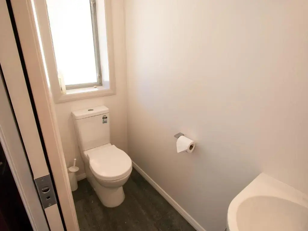 Golden Paradise - Rangihaeata Holiday Home
