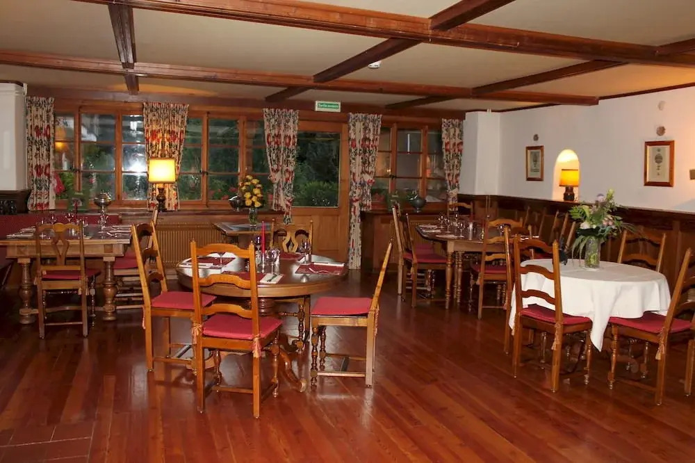 Hostellerie Bon Accueil Swiss Lodge