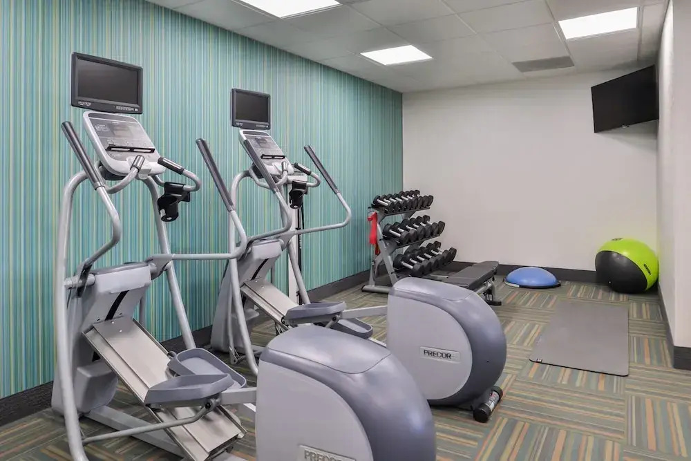 Holiday Inn Express & Suites - Kansas City - Lees Summit by IHG