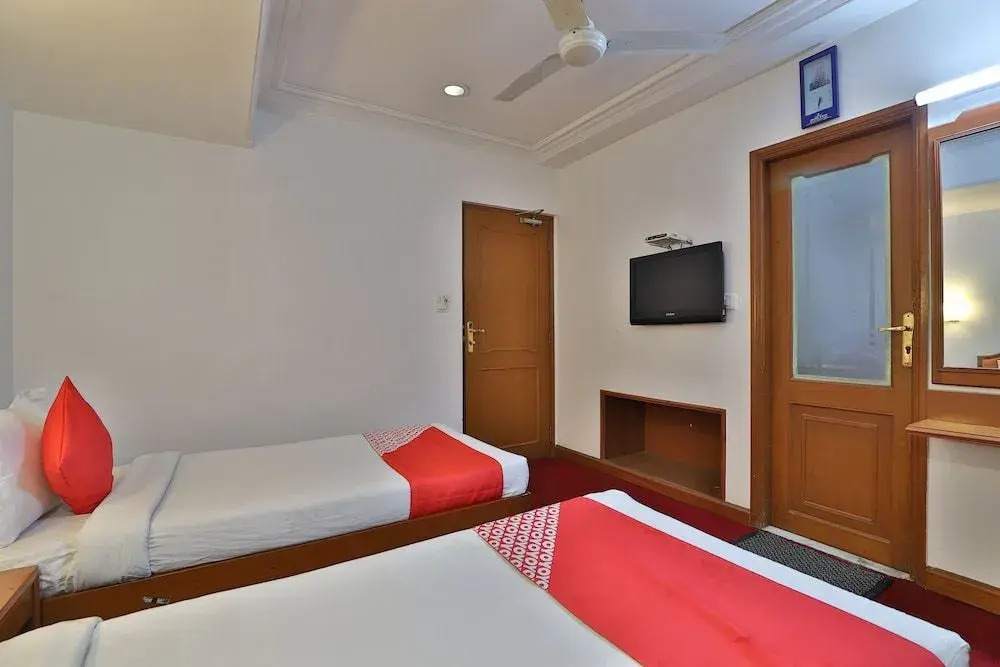 OYO 43699 Hotel Aditi