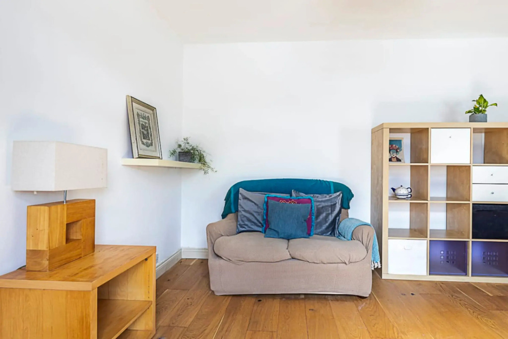 A Tranquil One-bedroom Flat Near Brockwell Park