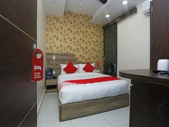 OYO 23641 The Garden Side Inn