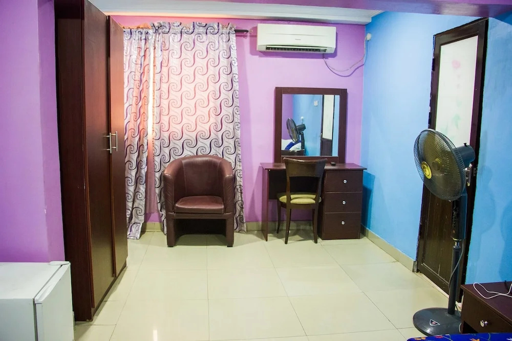 November 5 Hotel Lagos