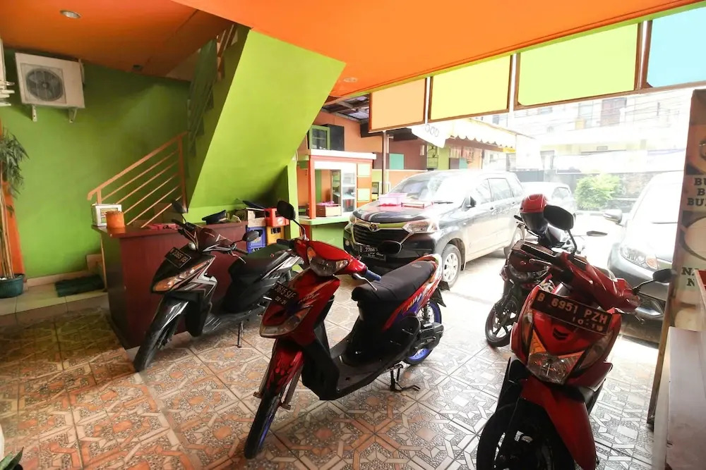 Airy Eco Syariah Tebet Stasiun Cawang Asem Baris Raya 158