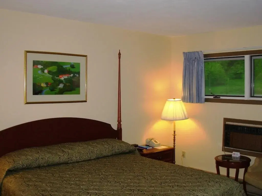 Red Carpet Inn On The Lake