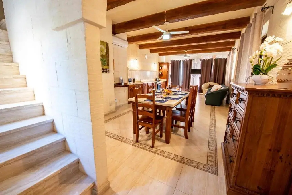 Ta Lucija Sleeps 4 with Private Pool