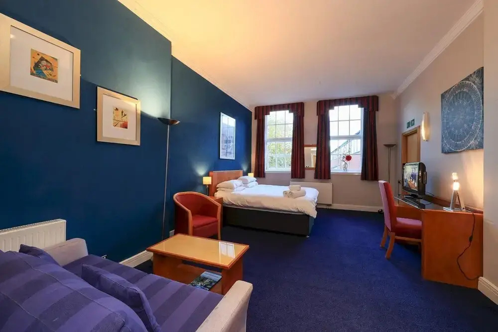Ideally Located Convenient City Centre Studio Apartment