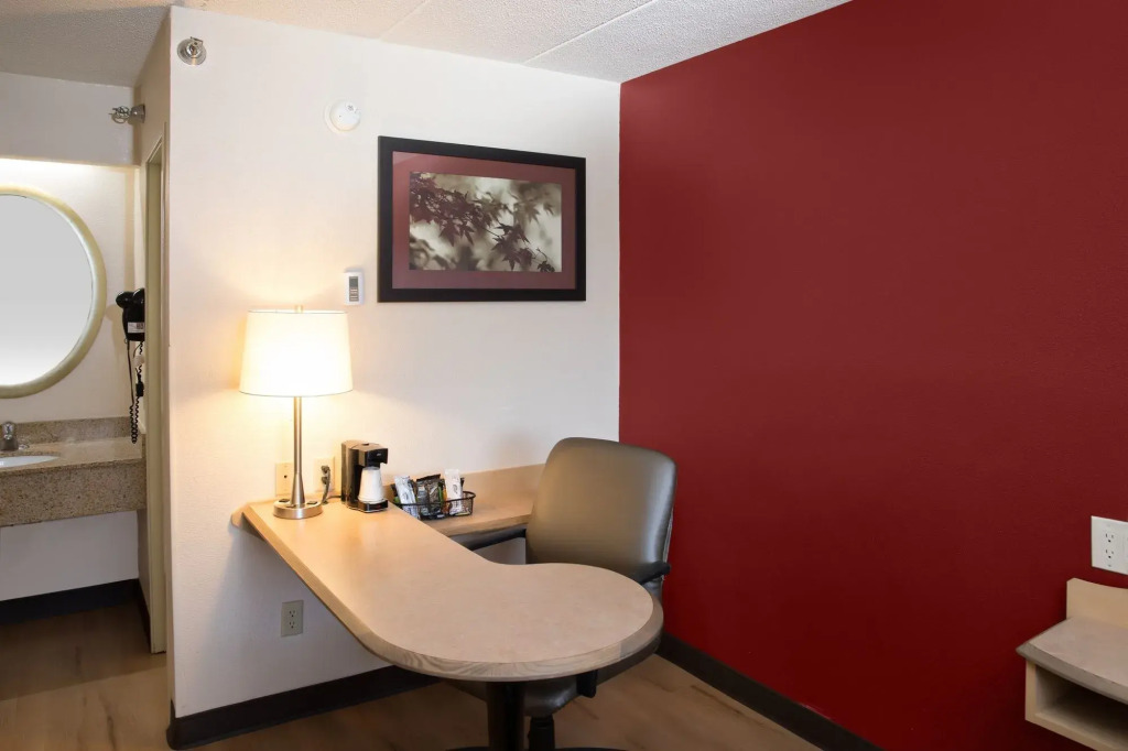 Red Roof Inn Cincinnati Northeast - Blue Ash