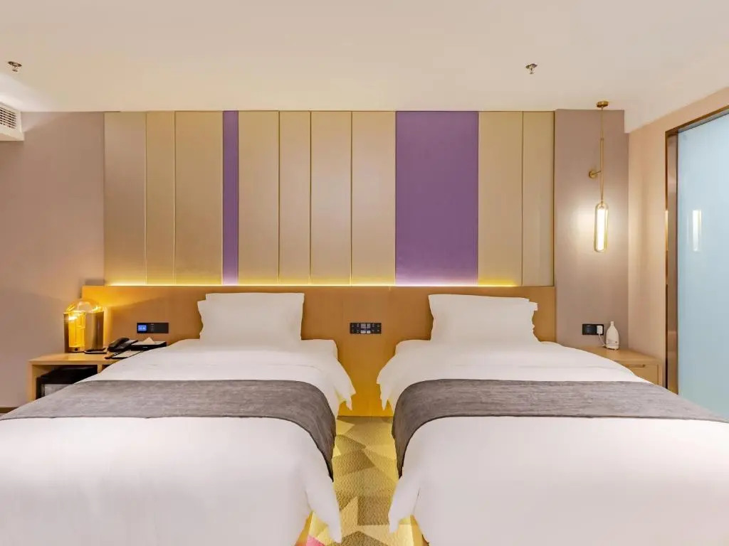 Lavande Hotel Lujiang Zhouyu Avenue