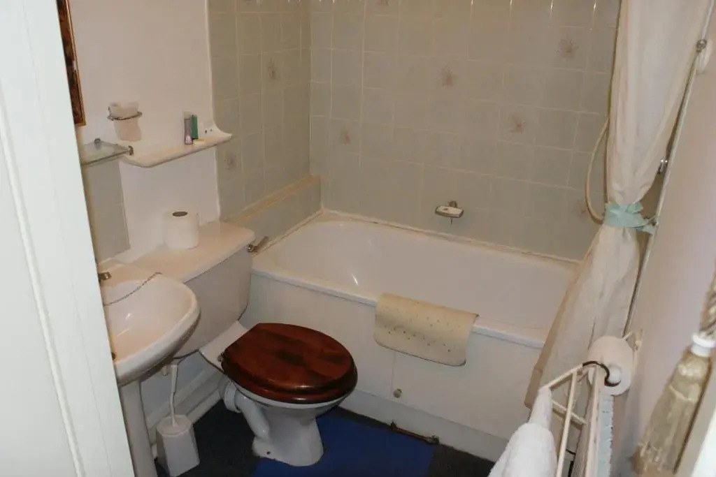 Kirkdale Hotel