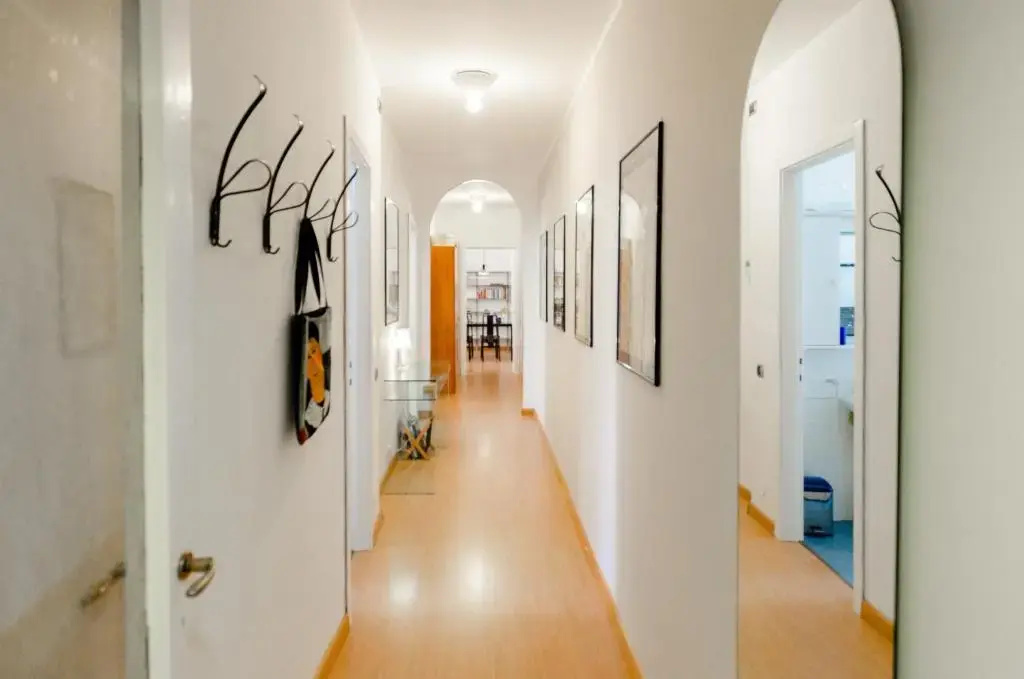 Roomy Central Apartment
