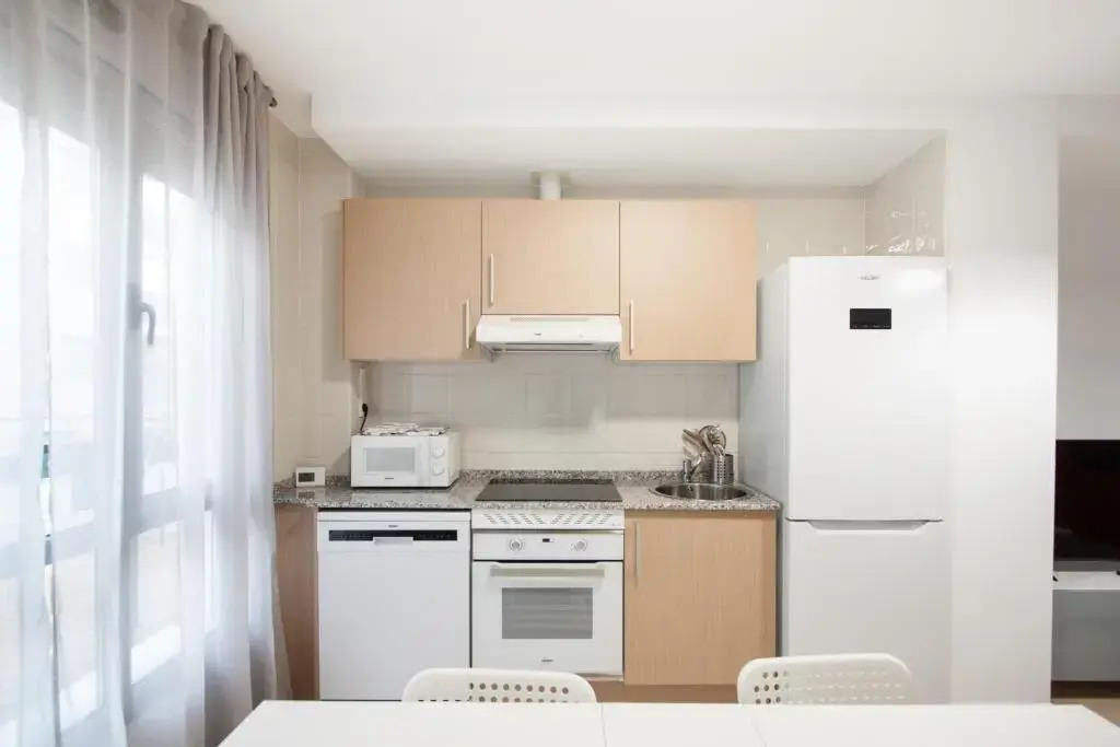 Esguil, apartamento con piscina, a 3 km de la playa