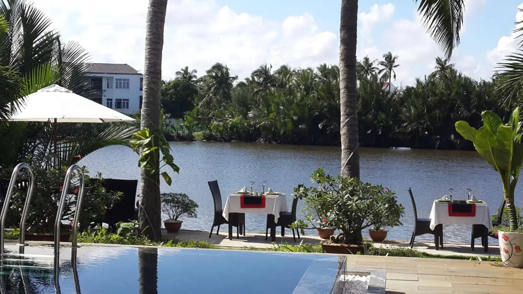 Riverside Garden Villas