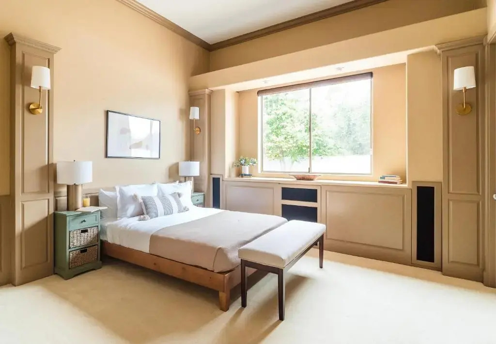 Sleeps 19, 7bdr Estate! Sports Court, Putting Green, Pool Farrier by Avantstay