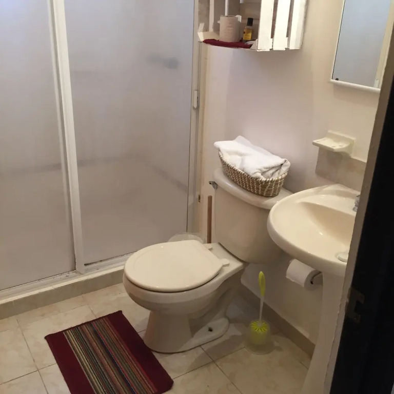 downtown apartment in fractionation with pool and air conditioners