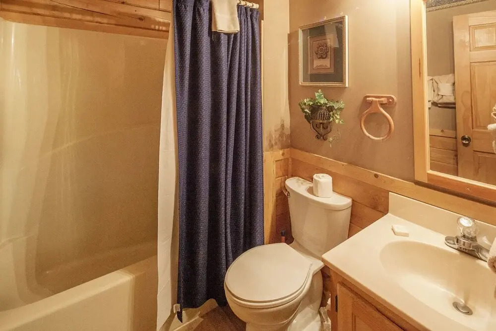 Red Bird Haven by Heritage Cabin Rentals
