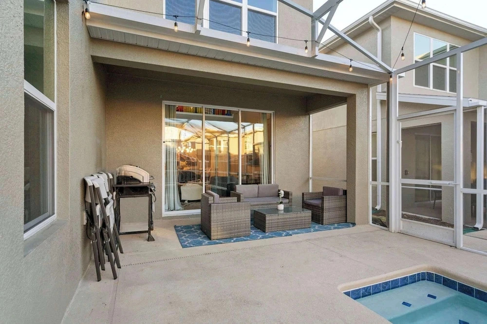 Private Pool & Game Room at Family Villa Near Disney