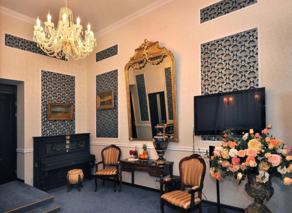 Queen Valery Hotel