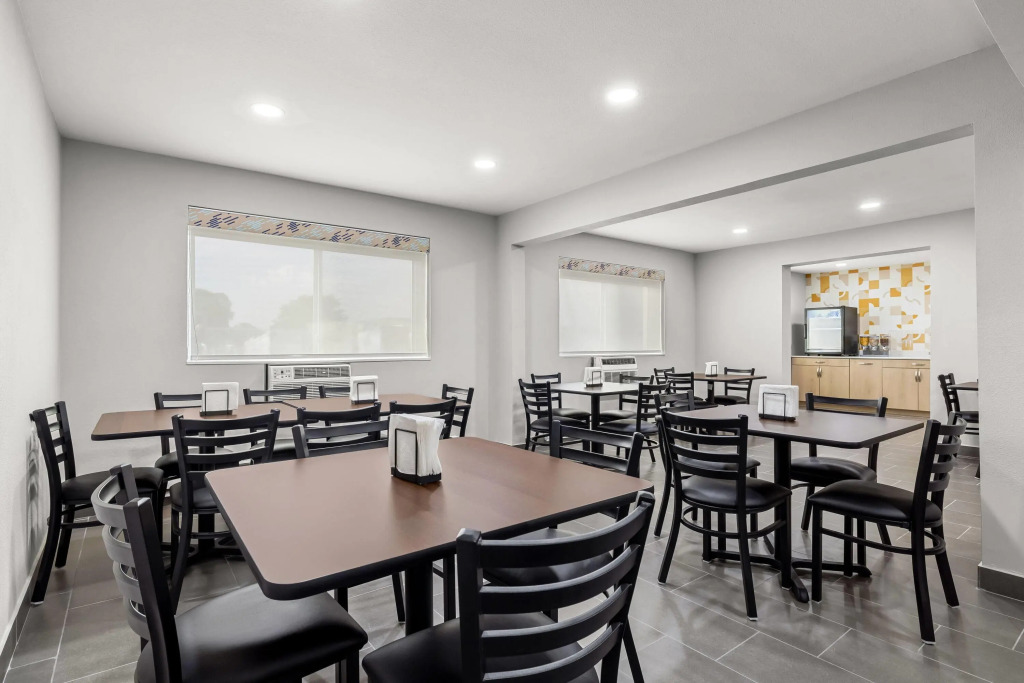 Days Inn by Wyndham La Crosse