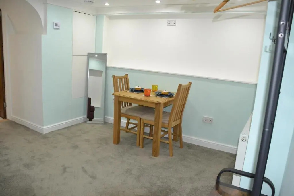 Willow Tree Apartment - 1 Bedroom Apartment - Stayseekers