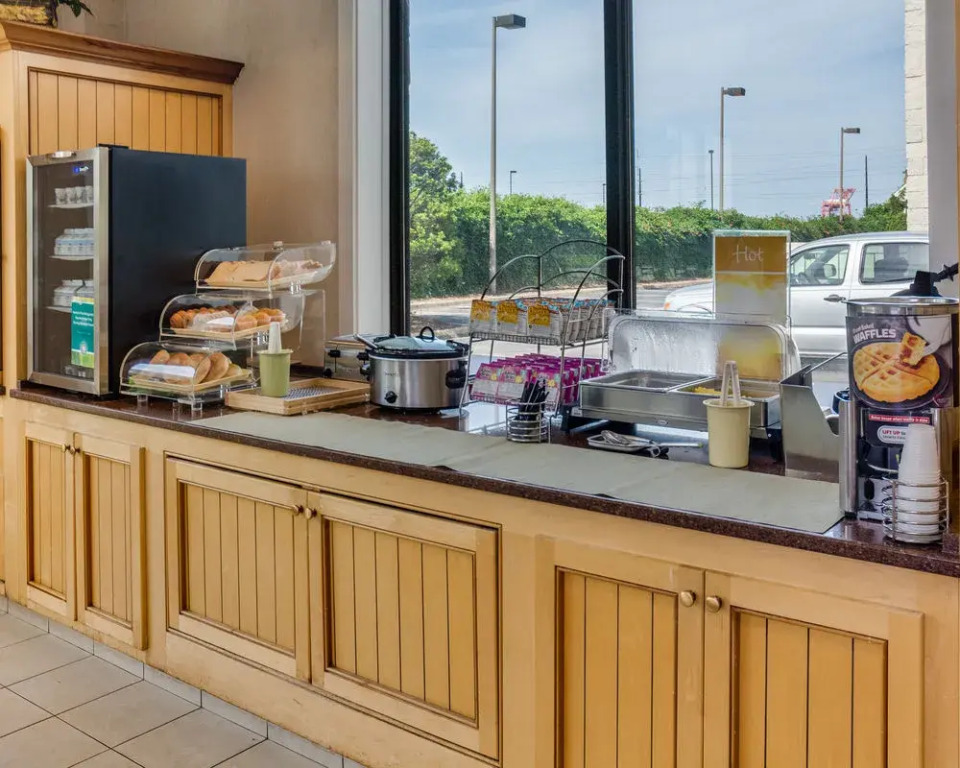 Quality Inn Norfolk Naval Base