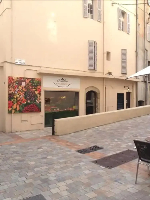 Amazing Chic Apt in Le Suquet by GuestReady