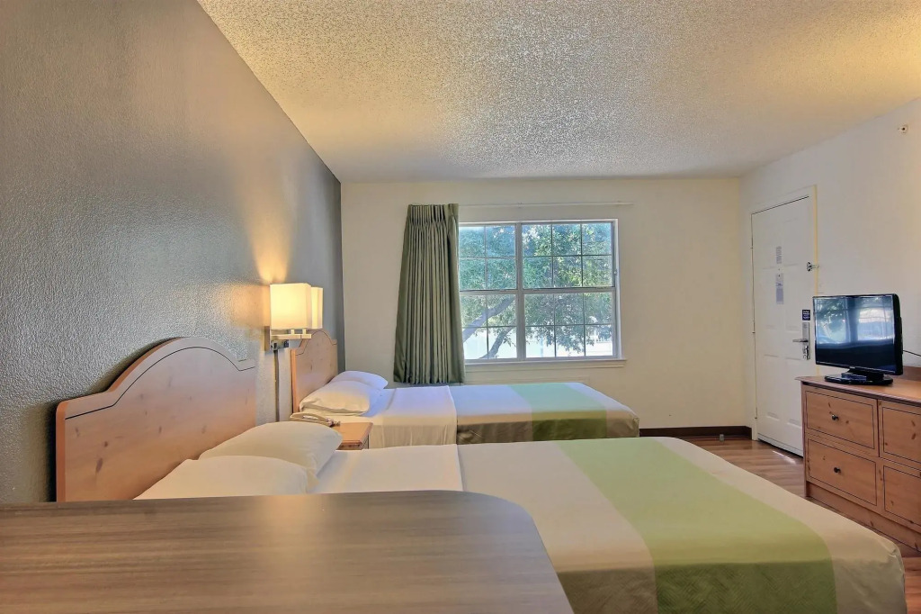 Studio 6 Extended Stay - Austin, TX - Midtown