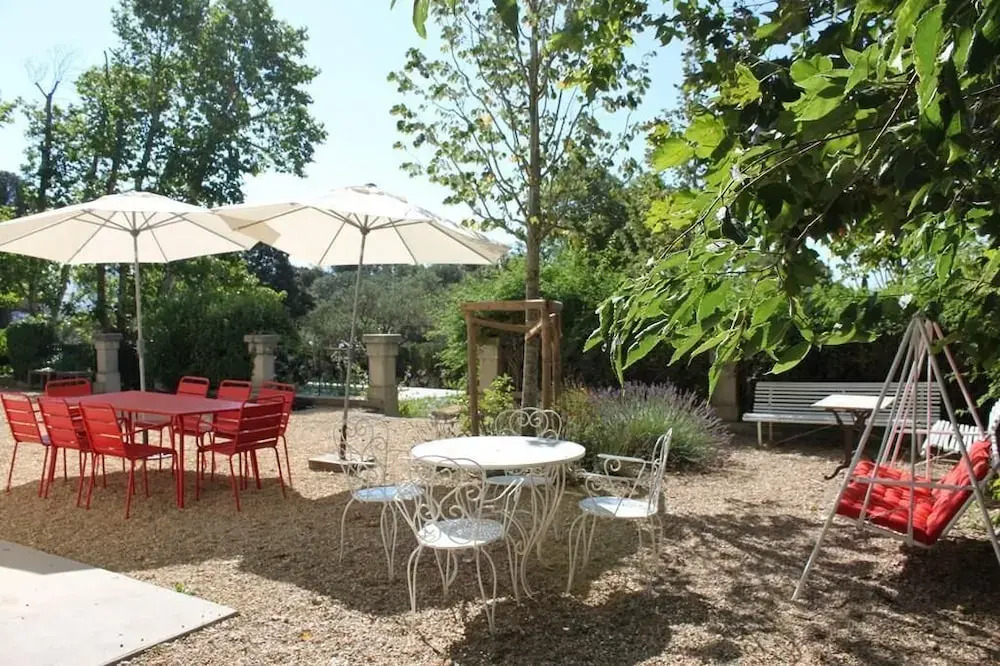 Villa croix du sud with swimming pool and park in Marseille Chalet 4