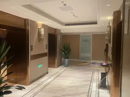 Vienna International Hotel (Jingmen Shenzhen Avenue Branch)