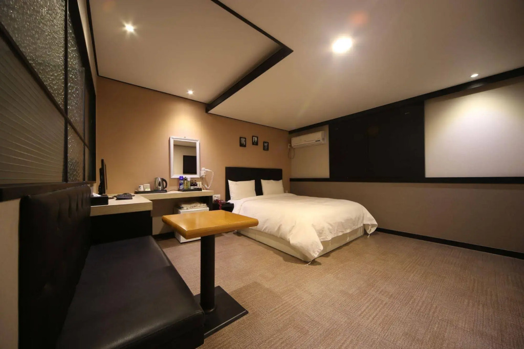 Elysee Hotel