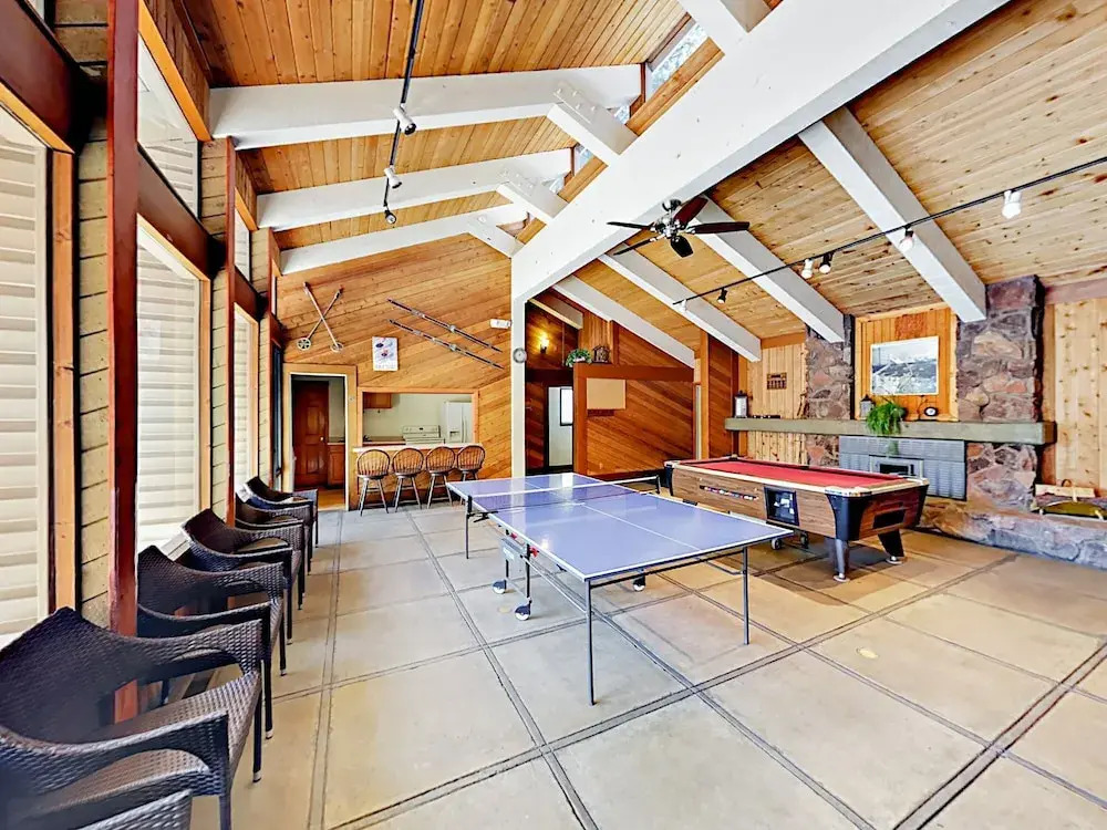 New Listing! Mountain-View Townhome w/ Hot Tub townhouse