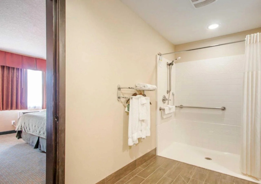Quality Inn & Suites Portland Airport
