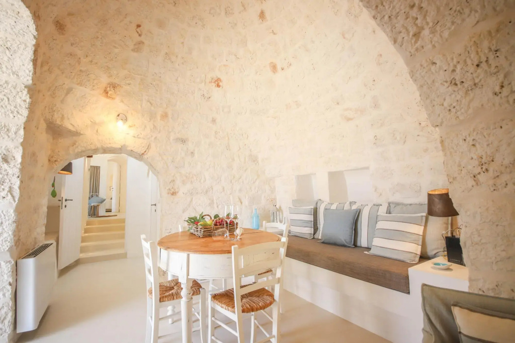 TD Lamiamola Stylish Trulli Lamie With Pool