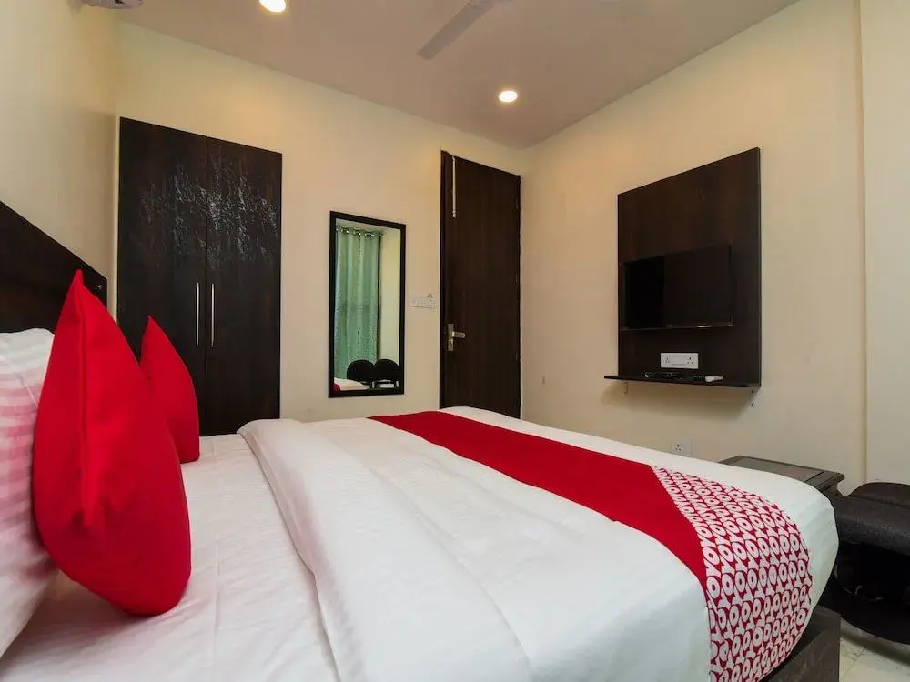 FabHotel Royal Galaxy