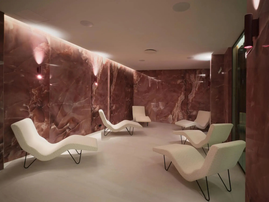 Iceland Parliament Hotel, Curio Collection By Hilton